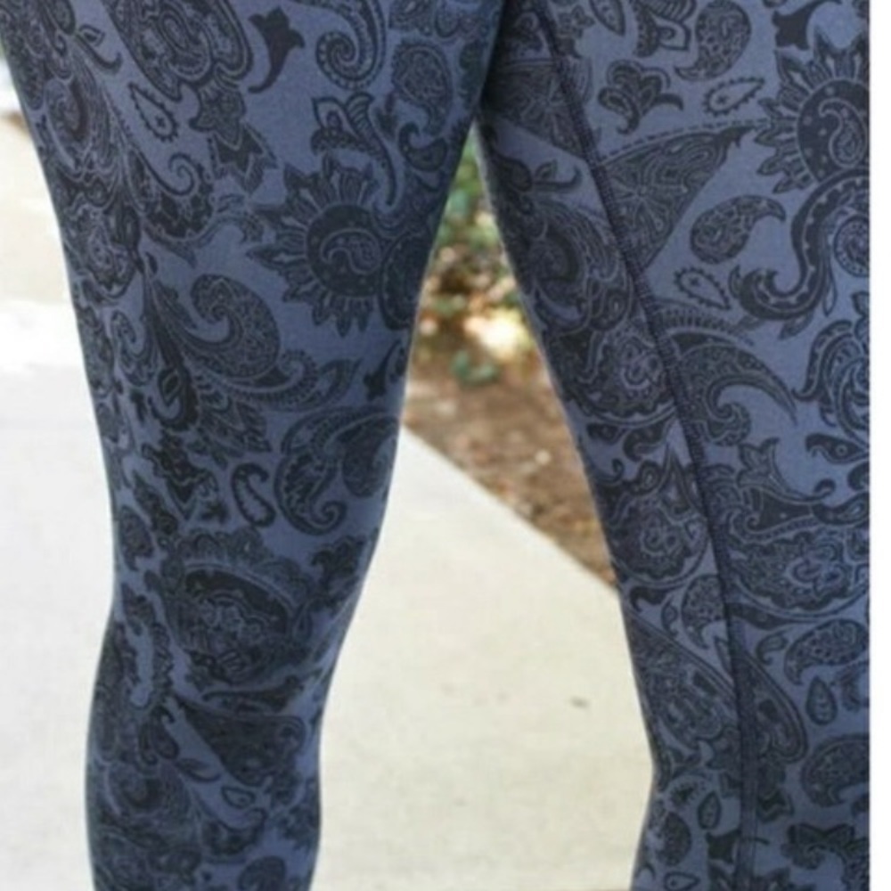 Lululemon athletica Capri cropped pants size 8 floral print blue workout gym - Picture 2 of 10